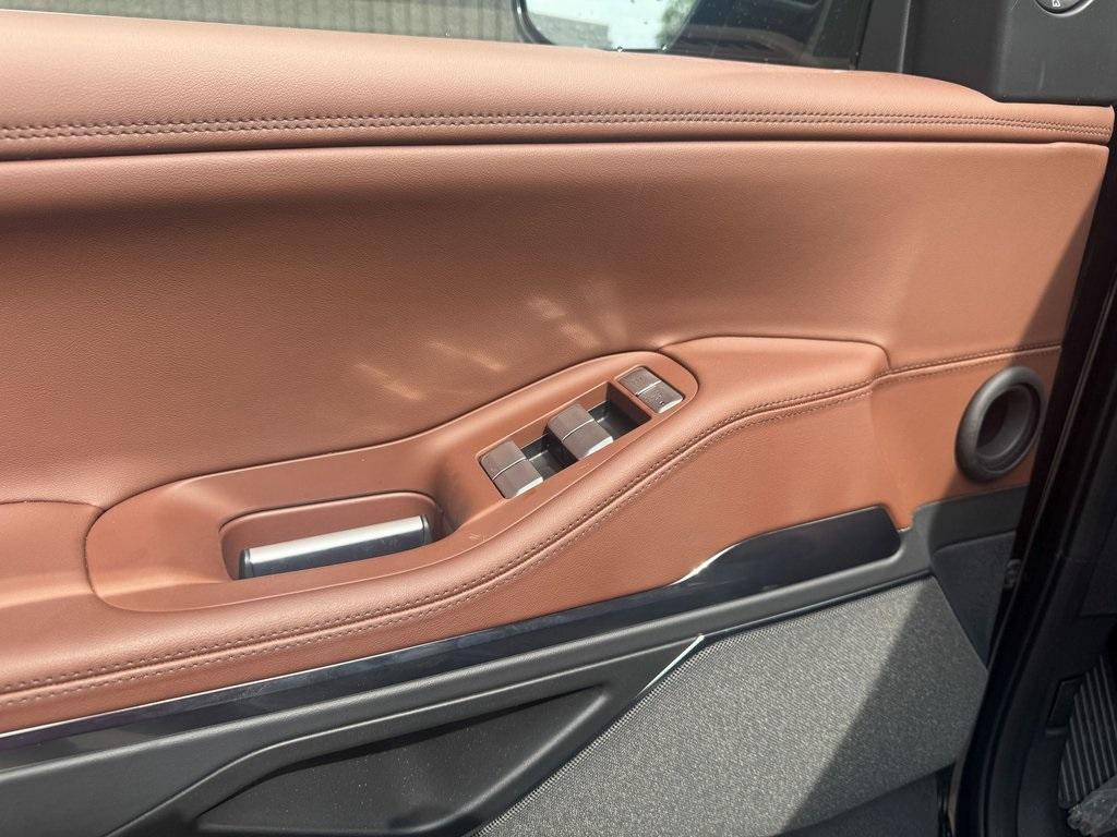 new 2025 Lincoln Navigator car, priced at $102,391