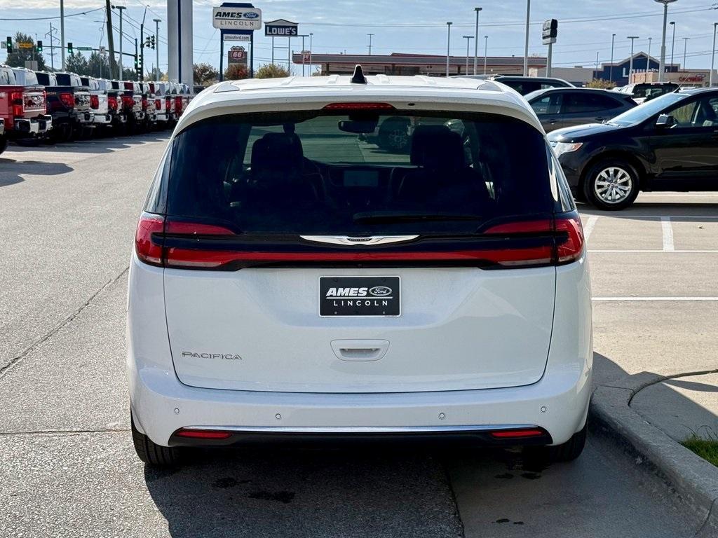 used 2023 Chrysler Pacifica car