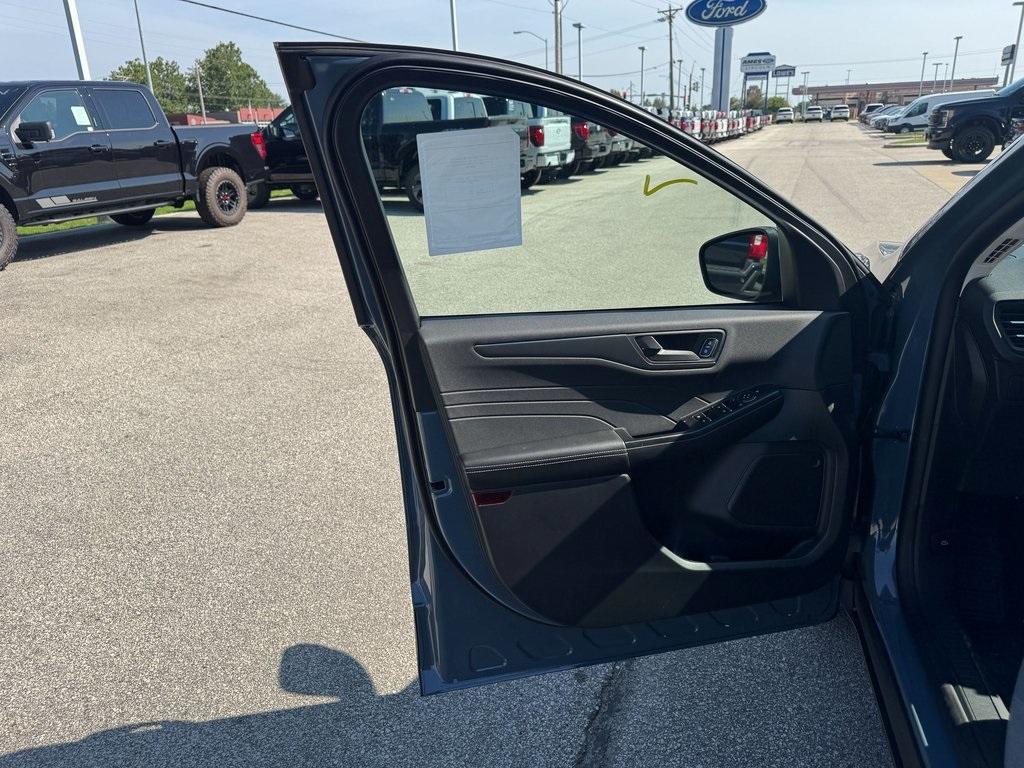 new 2025 Ford Escape car, priced at $27,271