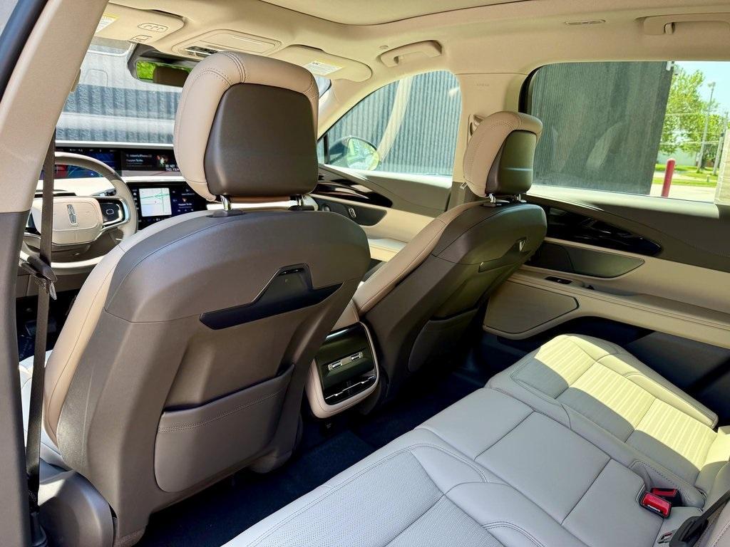 new 2025 Lincoln Nautilus car, priced at $62,753