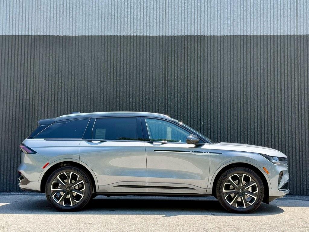 new 2025 Lincoln Nautilus car, priced at $62,753