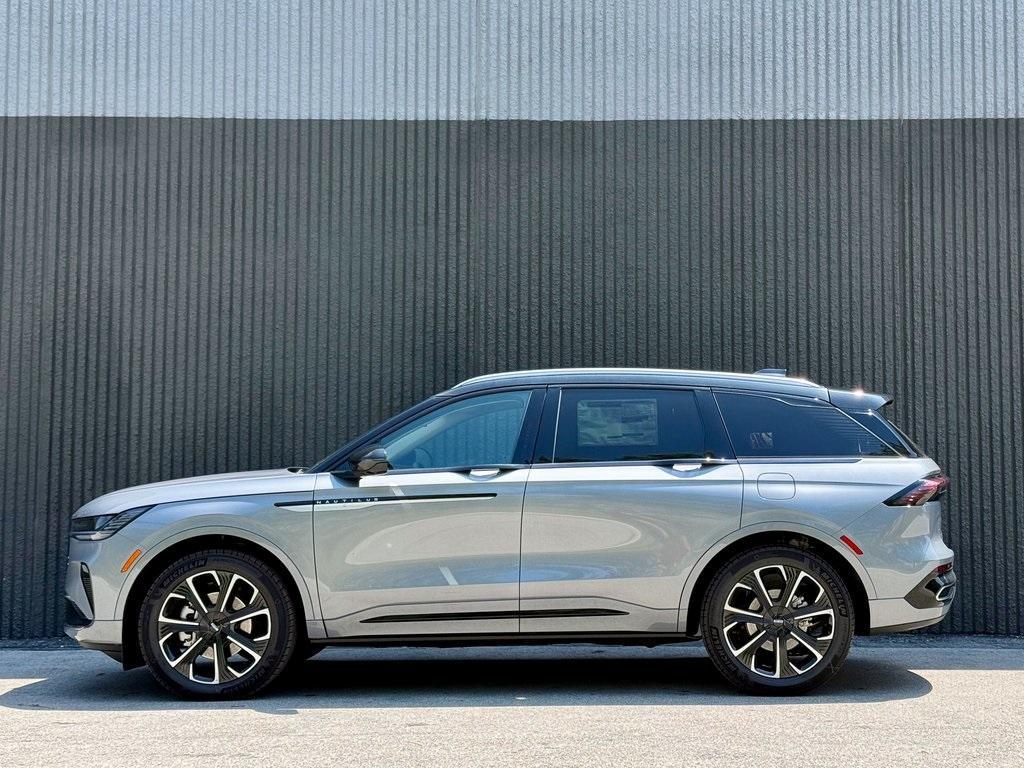 new 2025 Lincoln Nautilus car, priced at $62,753