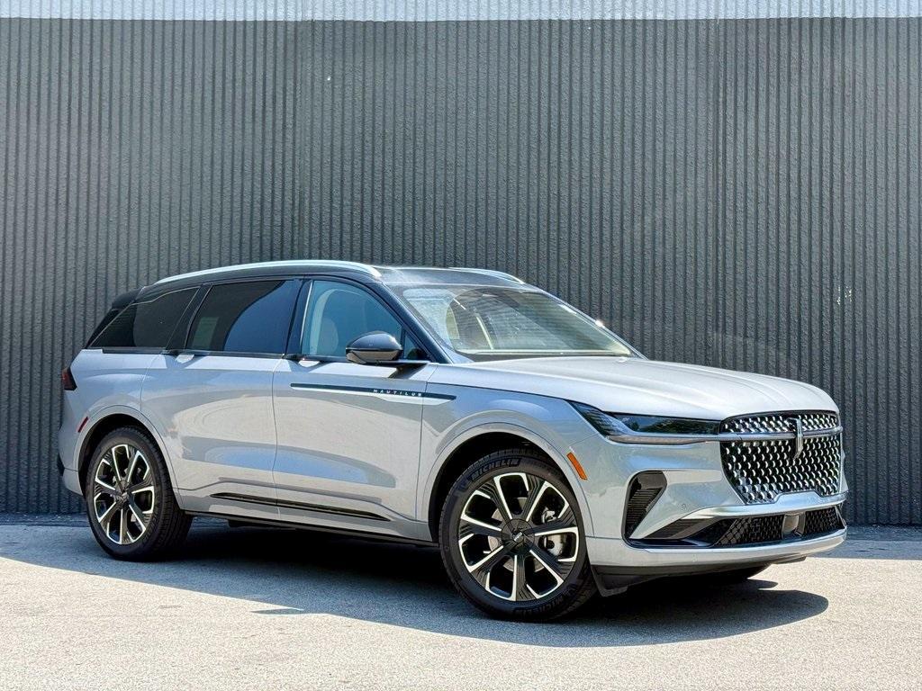 new 2025 Lincoln Nautilus car, priced at $62,753