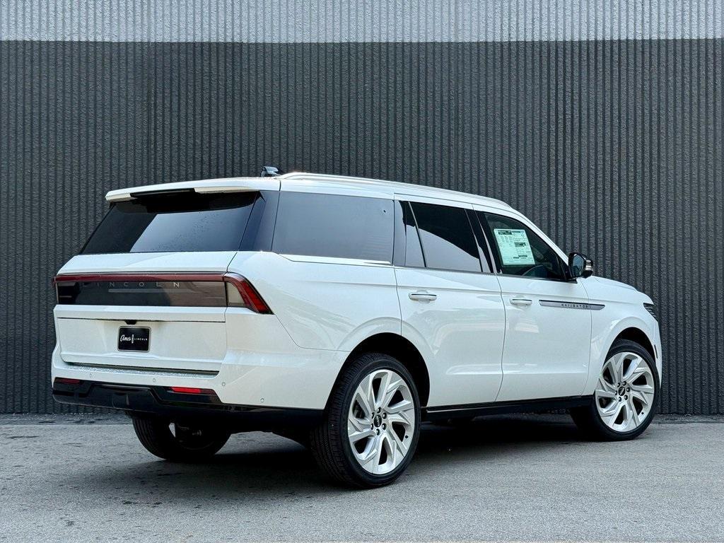 new 2025 Lincoln Navigator car, priced at $105,735