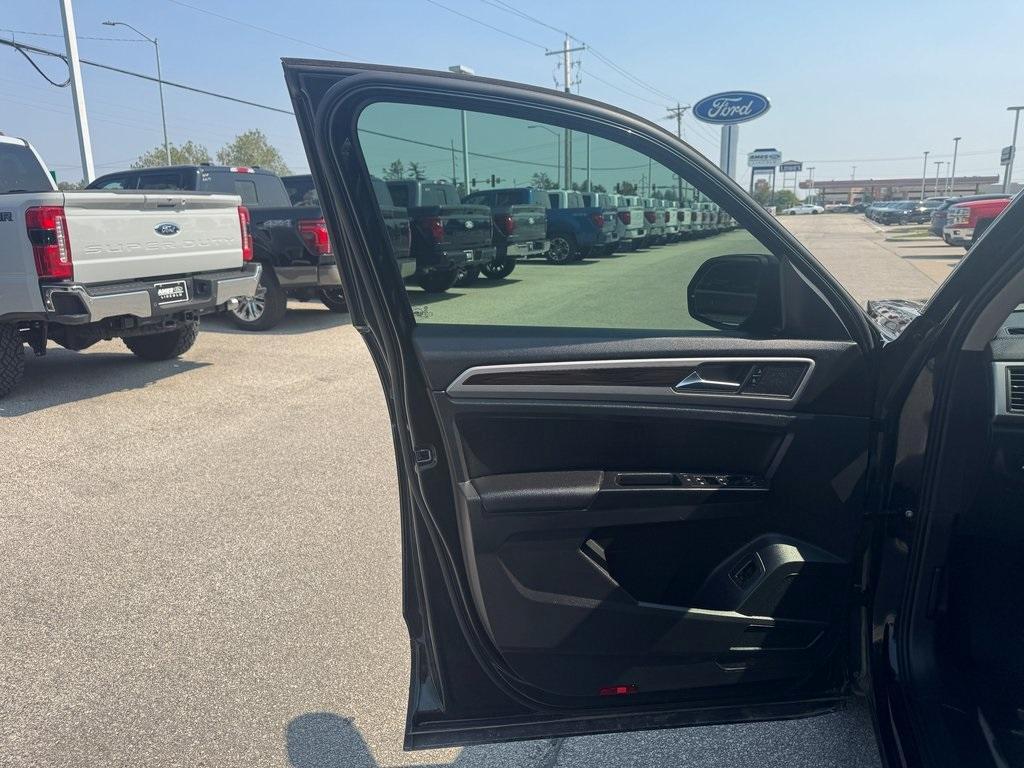 used 2021 Volkswagen Atlas car, priced at $21,538