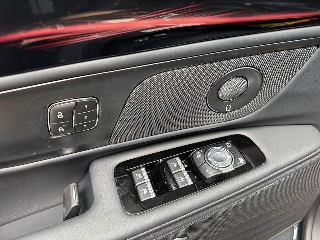 new 2025 Lincoln Nautilus car, priced at $62,998