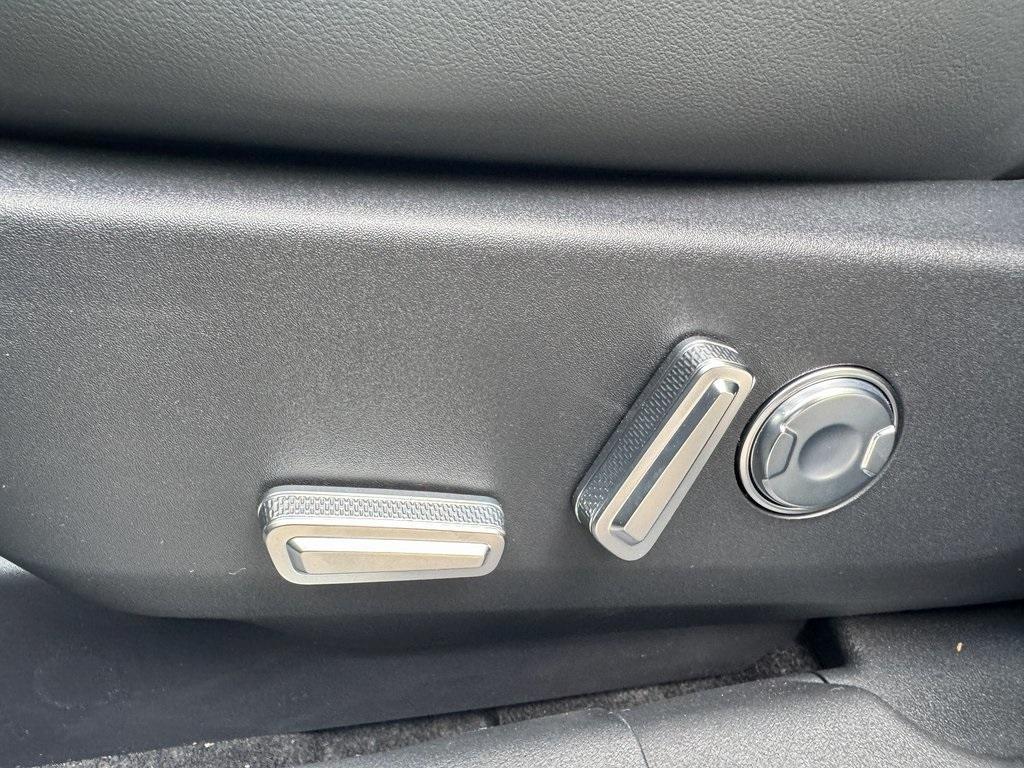 new 2025 Lincoln Nautilus car, priced at $62,998