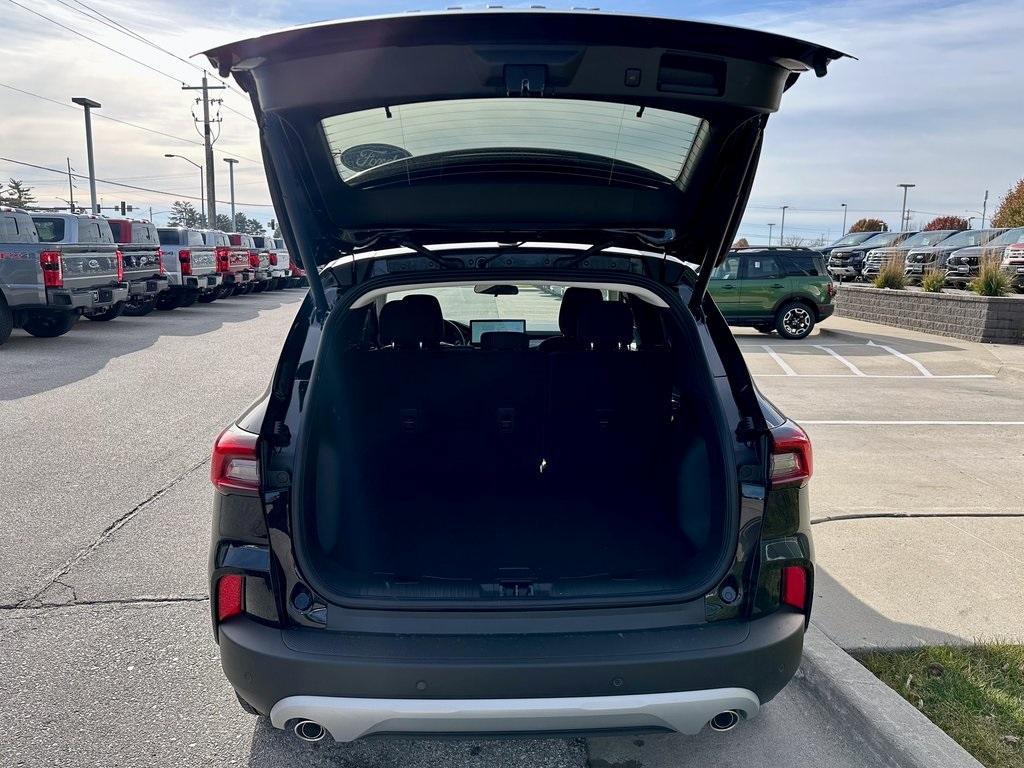 new 2025 Ford Escape car, priced at $31,383