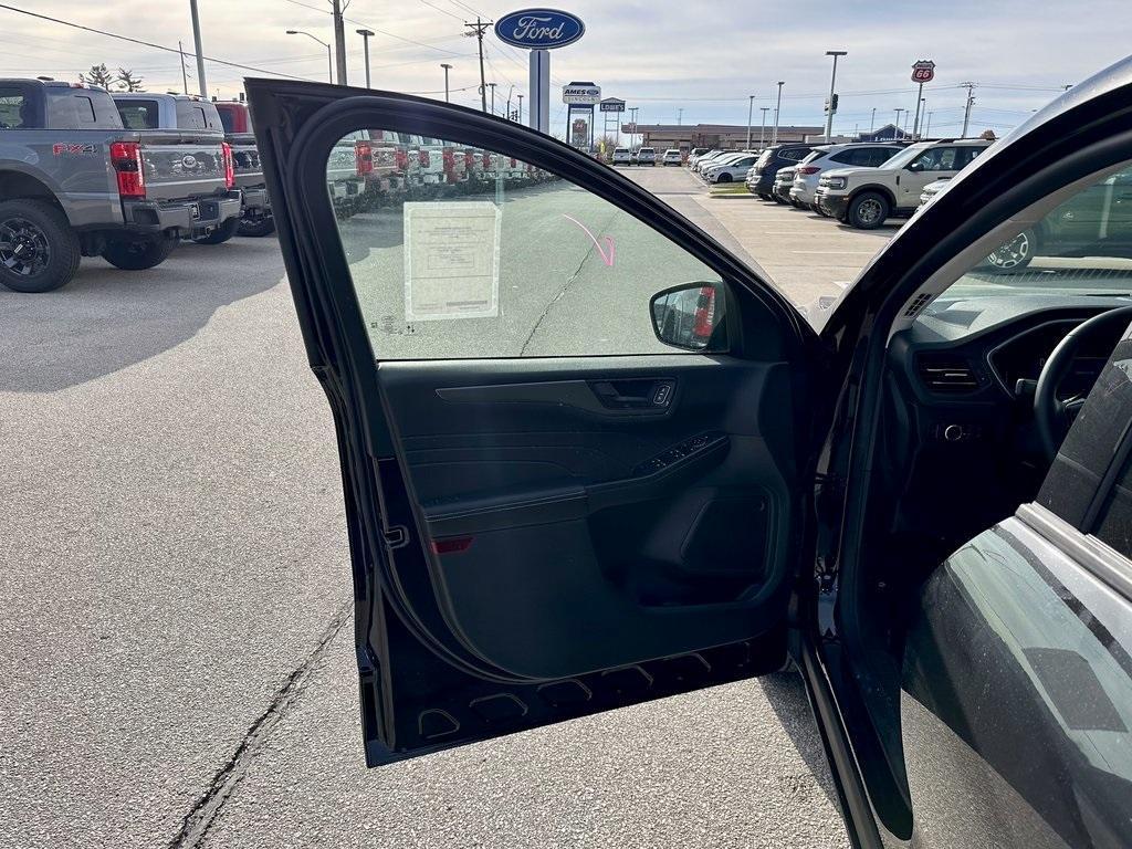 new 2025 Ford Escape car, priced at $31,383