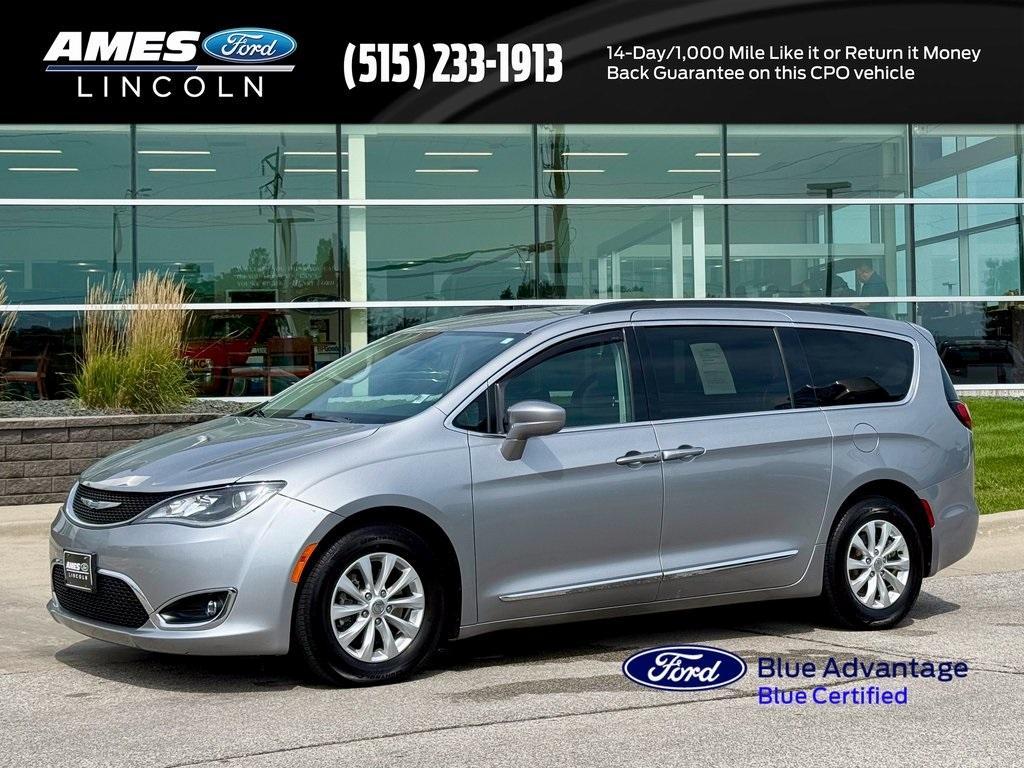 used 2017 Chrysler Pacifica car, priced at $15,426
