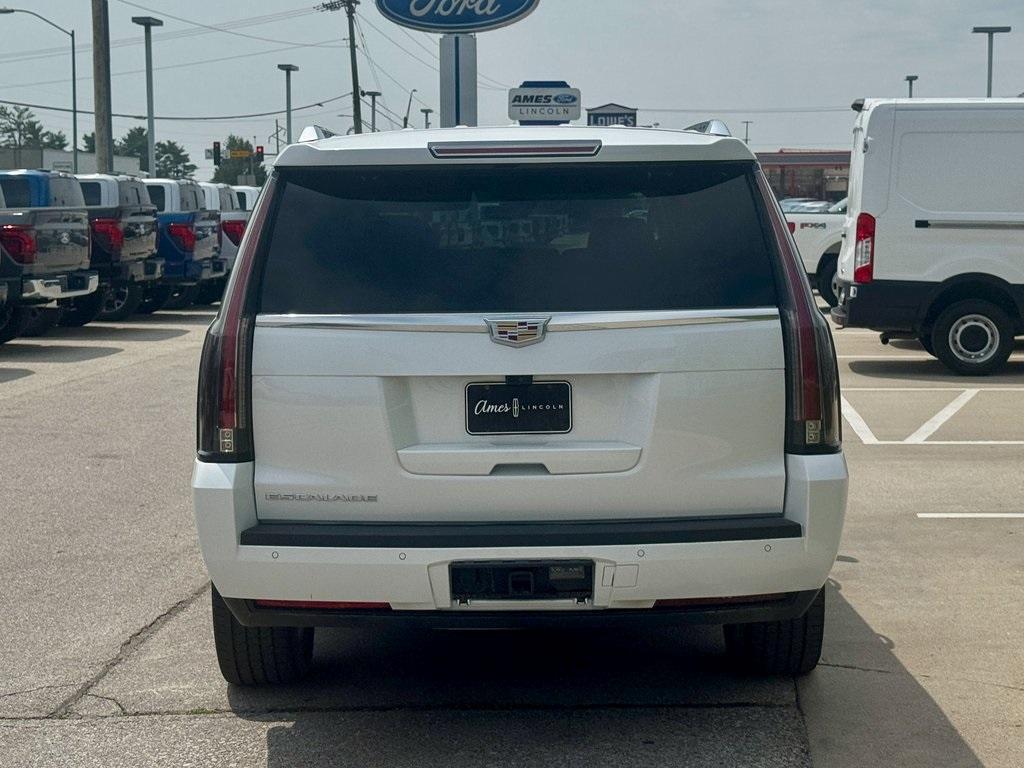 used 2019 Cadillac Escalade ESV car, priced at $35,968