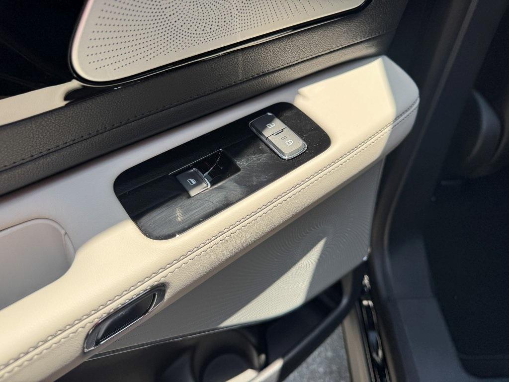 new 2025 Lincoln Aviator car, priced at $75,798