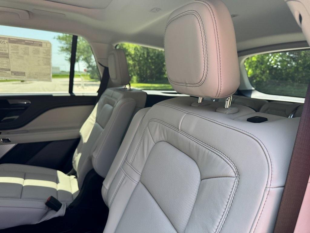new 2025 Lincoln Aviator car, priced at $75,798