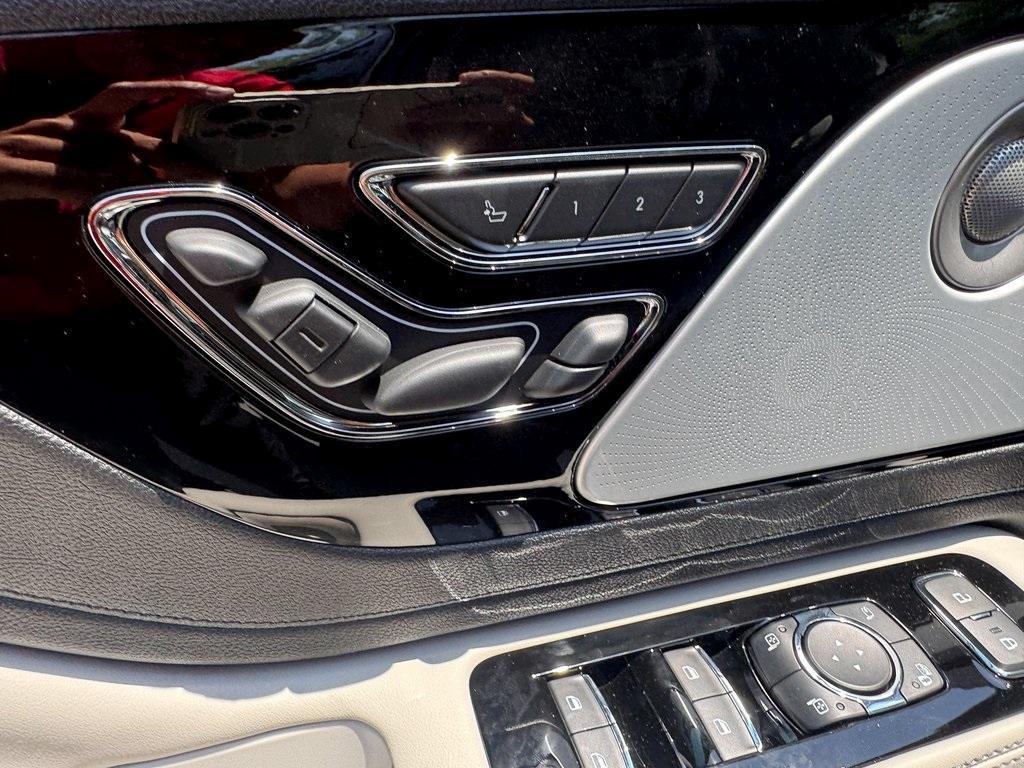 new 2025 Lincoln Aviator car, priced at $75,798