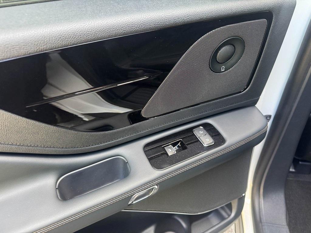 new 2025 Lincoln Aviator car, priced at $67,407