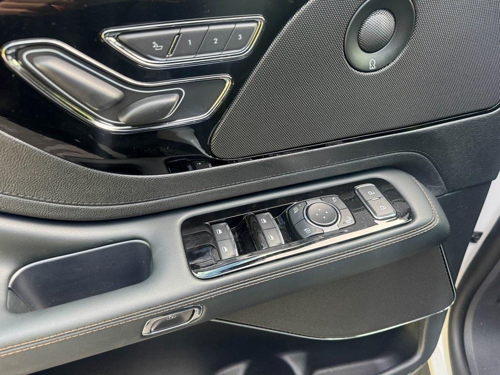 new 2025 Lincoln Aviator car, priced at $67,407