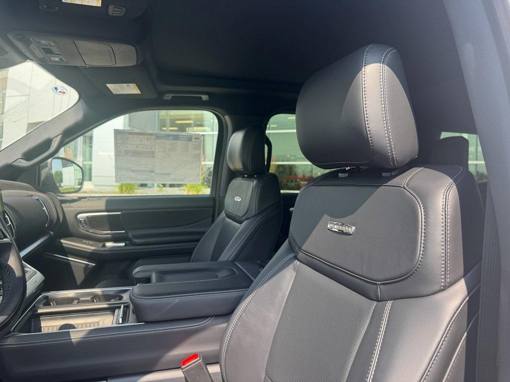 new 2025 Ford Expedition car, priced at $78,998