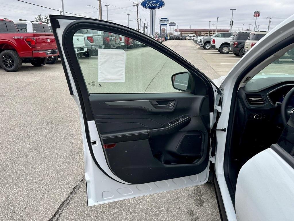 new 2025 Ford Escape car, priced at $30,948