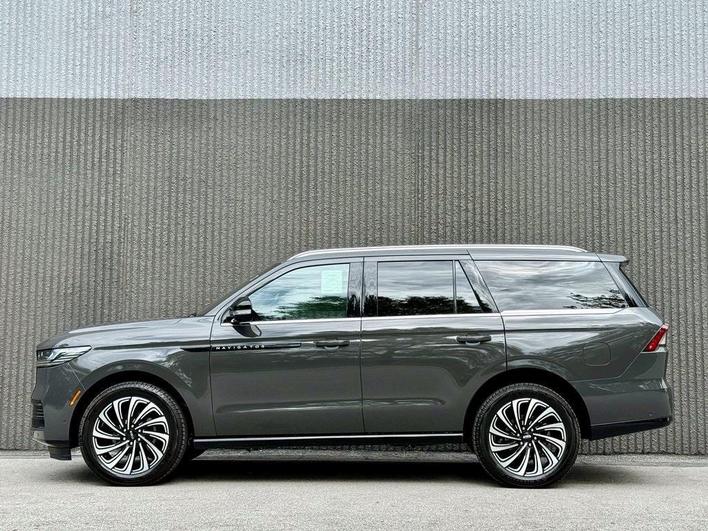 new 2025 Lincoln Navigator car, priced at $120,735