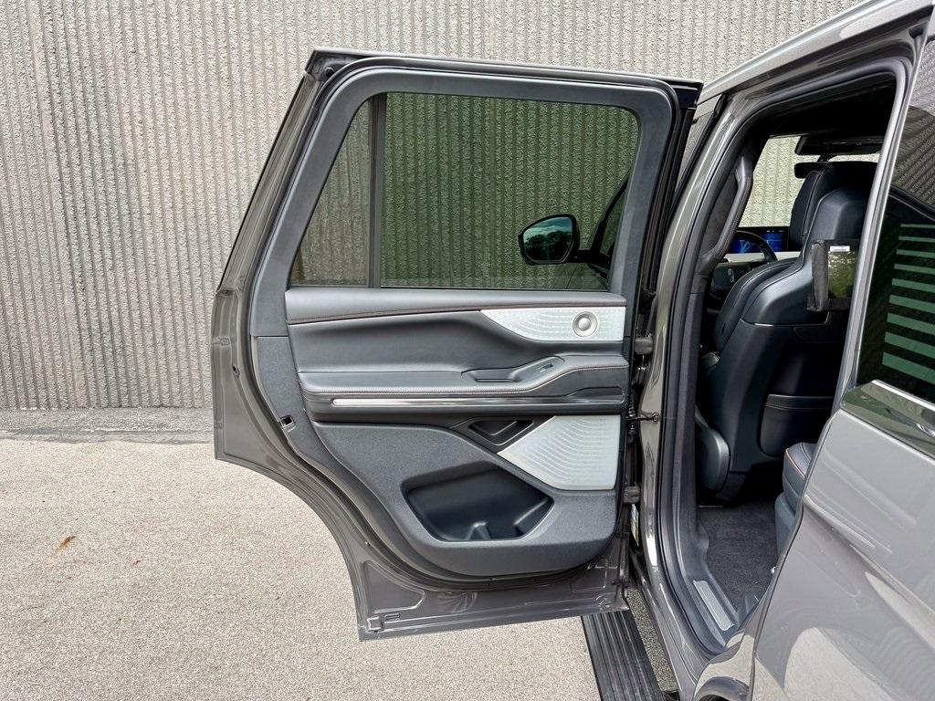 new 2025 Lincoln Navigator car, priced at $120,735