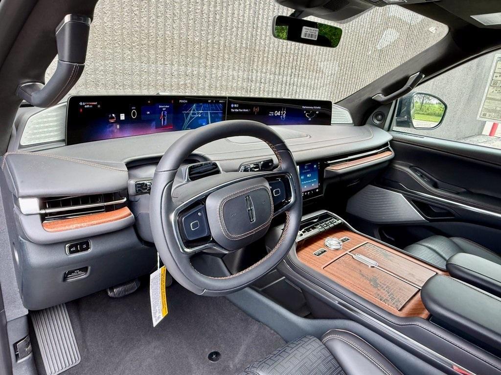 new 2025 Lincoln Navigator car, priced at $120,735