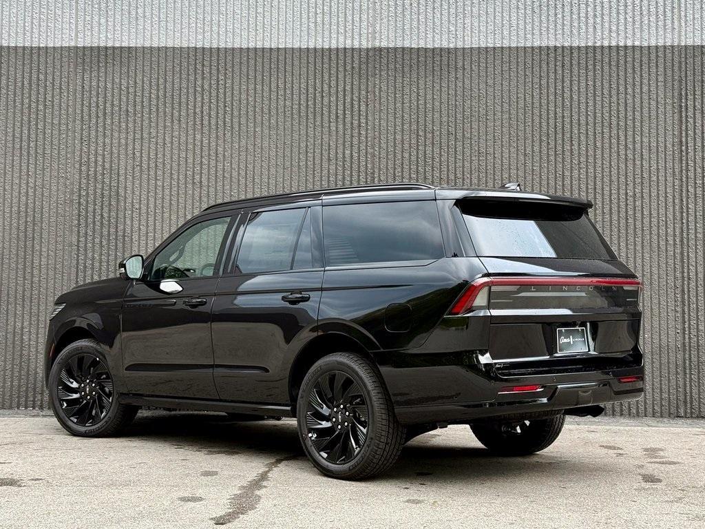 new 2025 Lincoln Navigator car, priced at $101,963