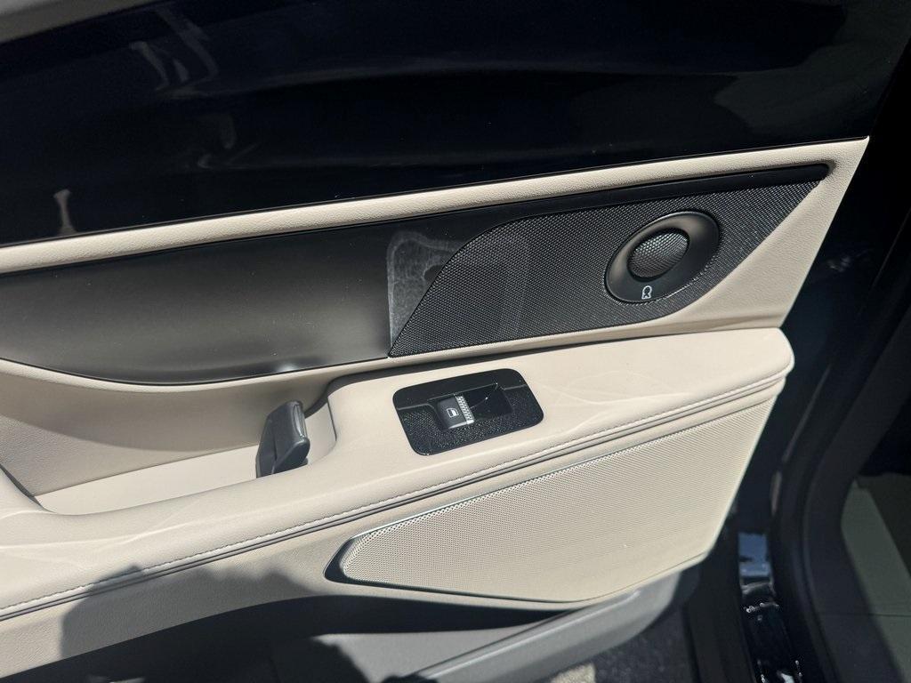 new 2025 Lincoln Nautilus car, priced at $65,998