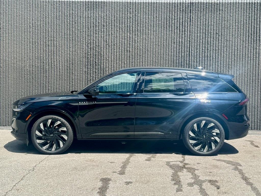 new 2025 Lincoln Nautilus car, priced at $65,998