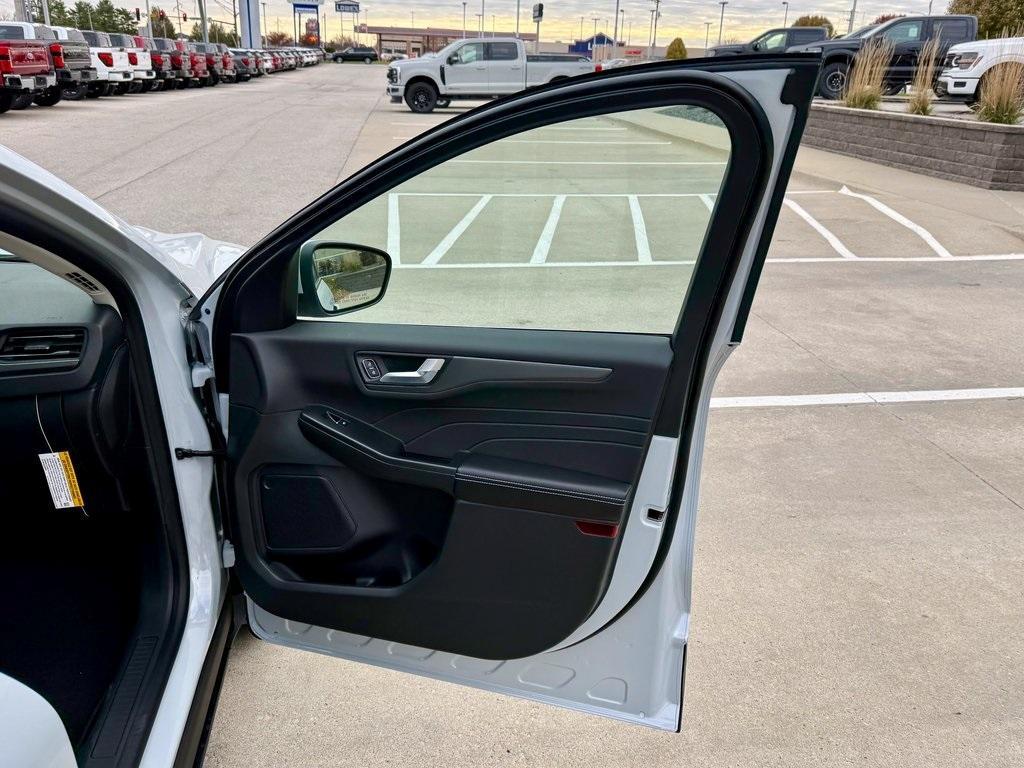 new 2026 Ford Escape car, priced at $31,524