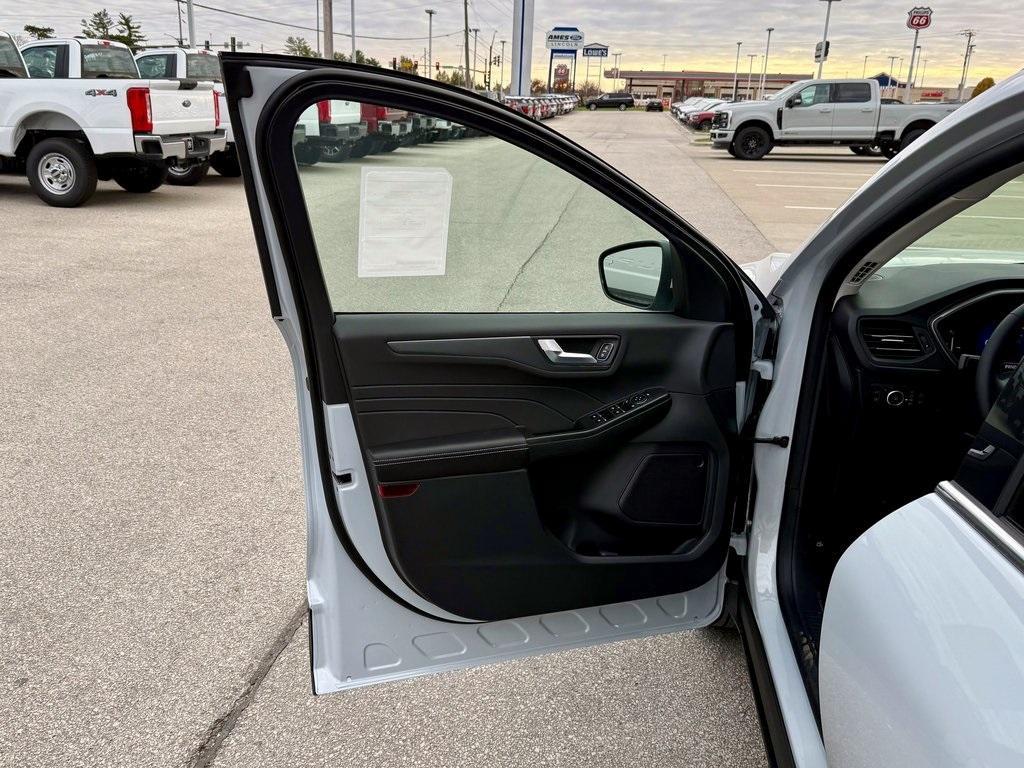 new 2026 Ford Escape car, priced at $31,524