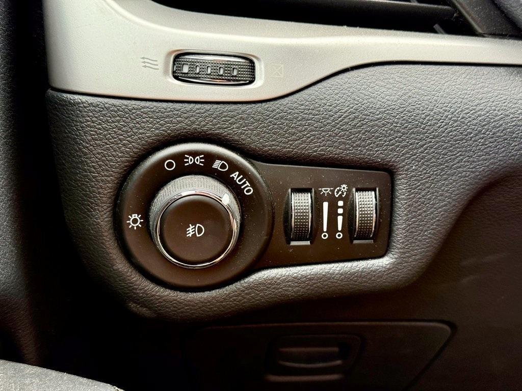 used 2015 Jeep Cherokee car, priced at $17,968