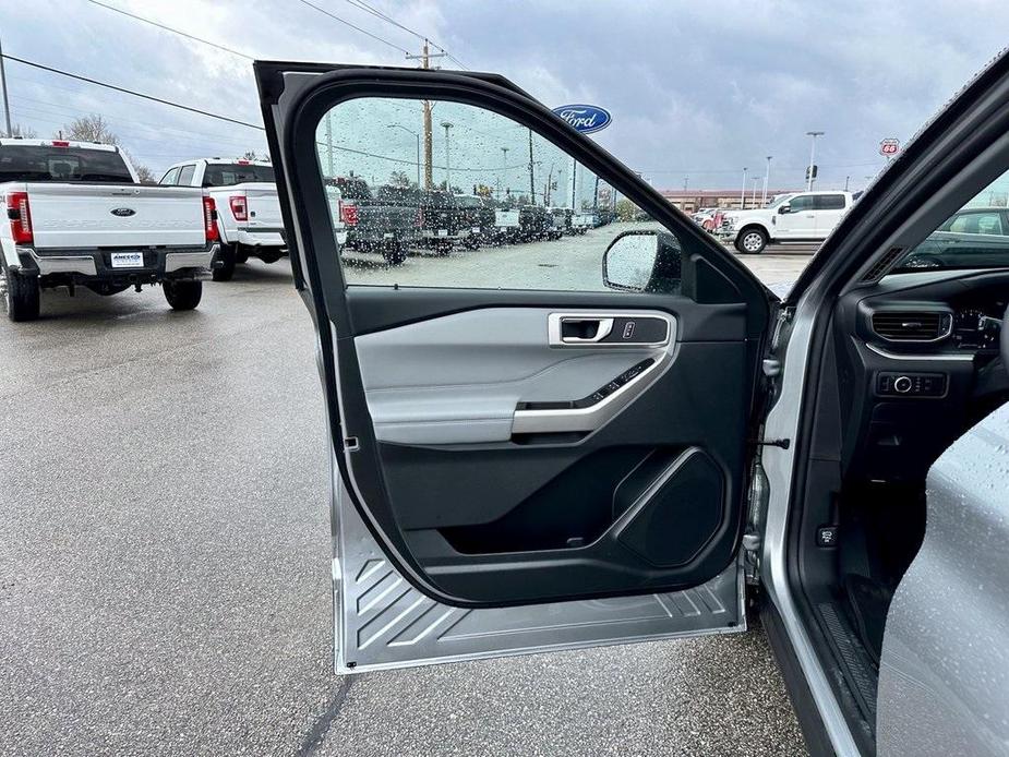 new 2024 Ford Explorer car, priced at $46,498