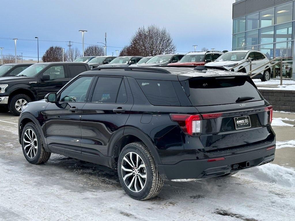 new 2025 Ford Explorer car, priced at $45,912