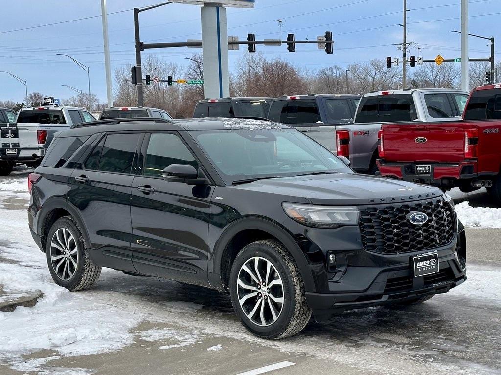 new 2025 Ford Explorer car, priced at $45,912