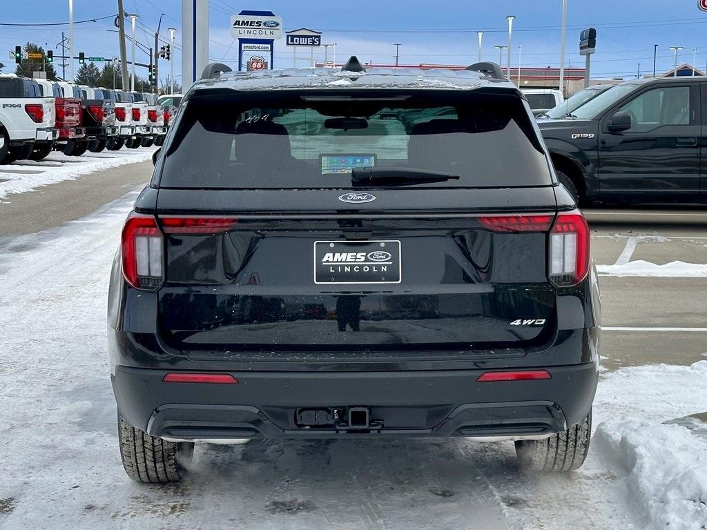 new 2025 Ford Explorer car, priced at $45,912