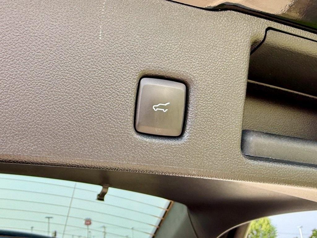 used 2022 Ford Escape car, priced at $25,428