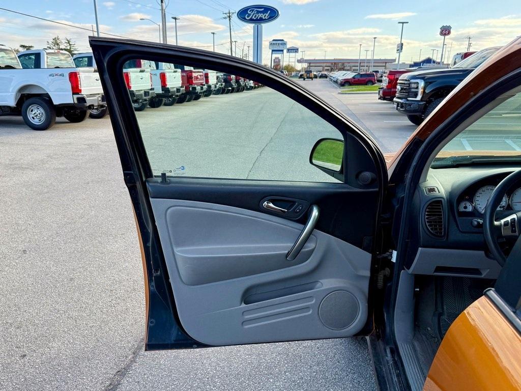 used 2006 Saturn Vue car, priced at $5,968