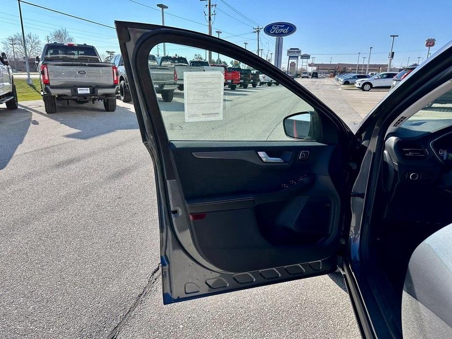 new 2024 Ford Escape car, priced at $31,182