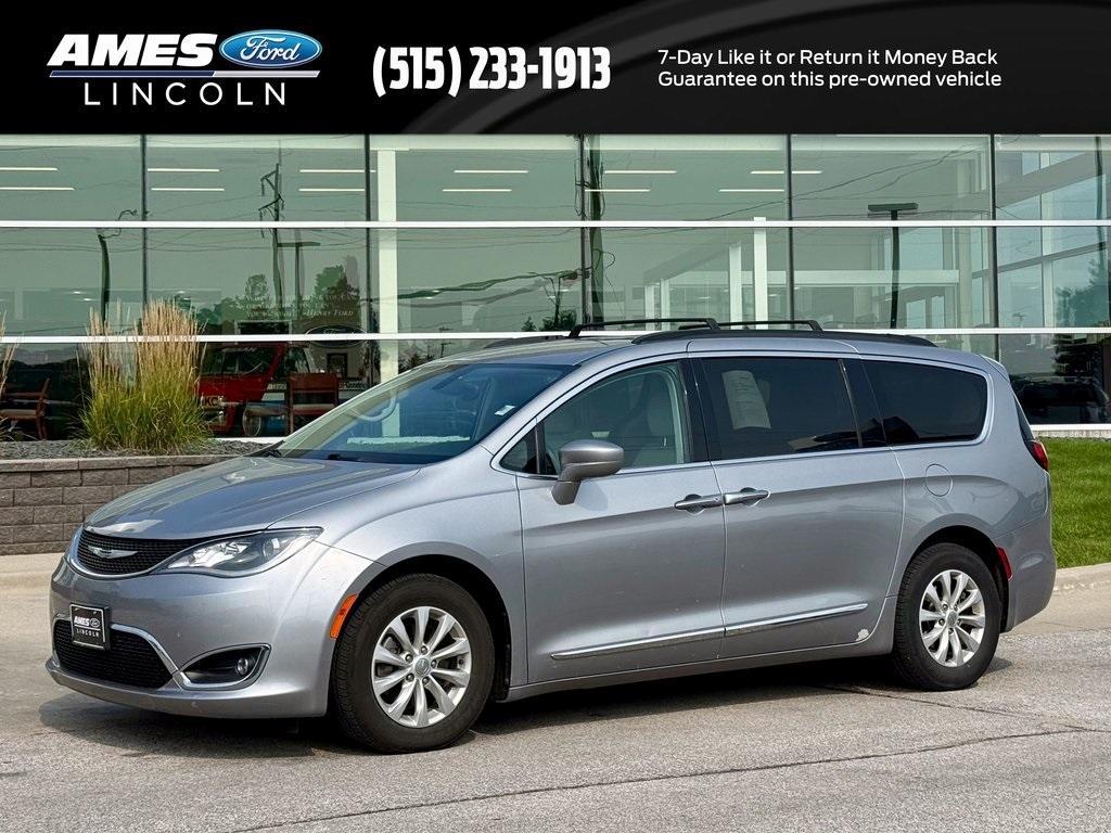 used 2017 Chrysler Pacifica car, priced at $10,458