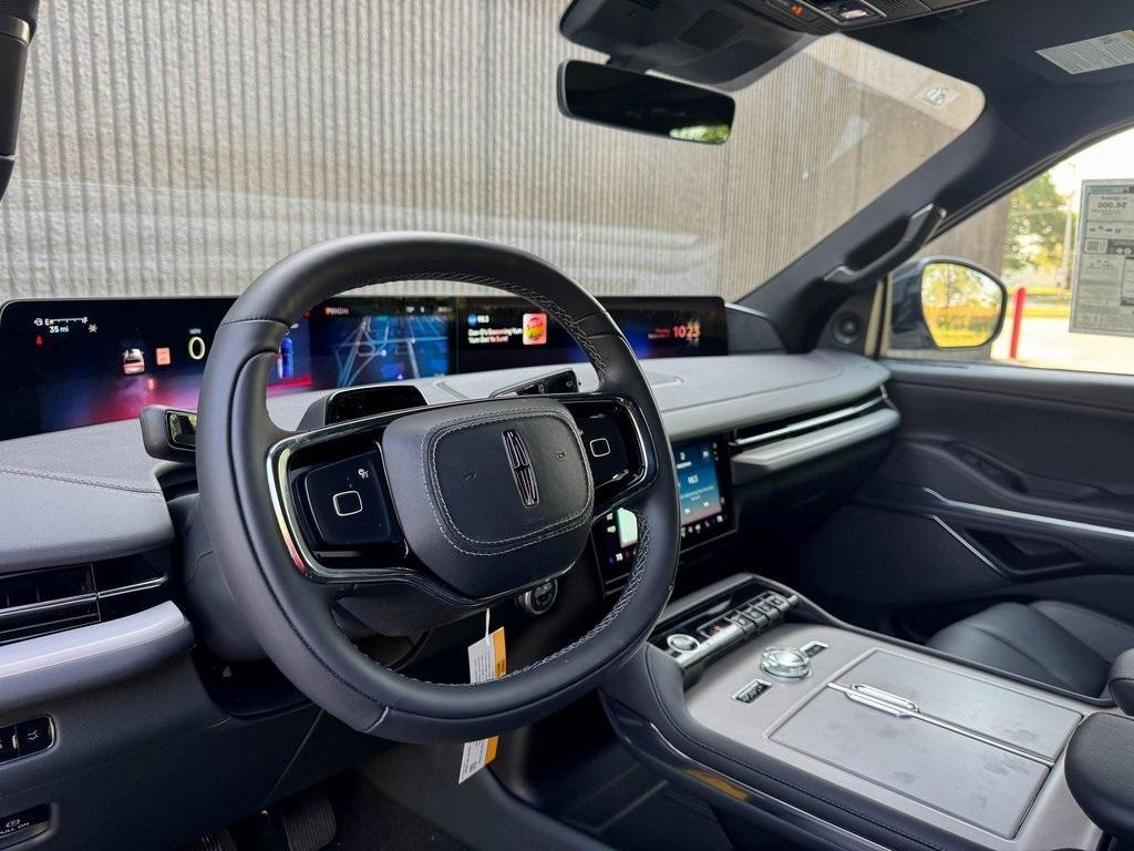 new 2025 Lincoln Navigator car, priced at $103,896