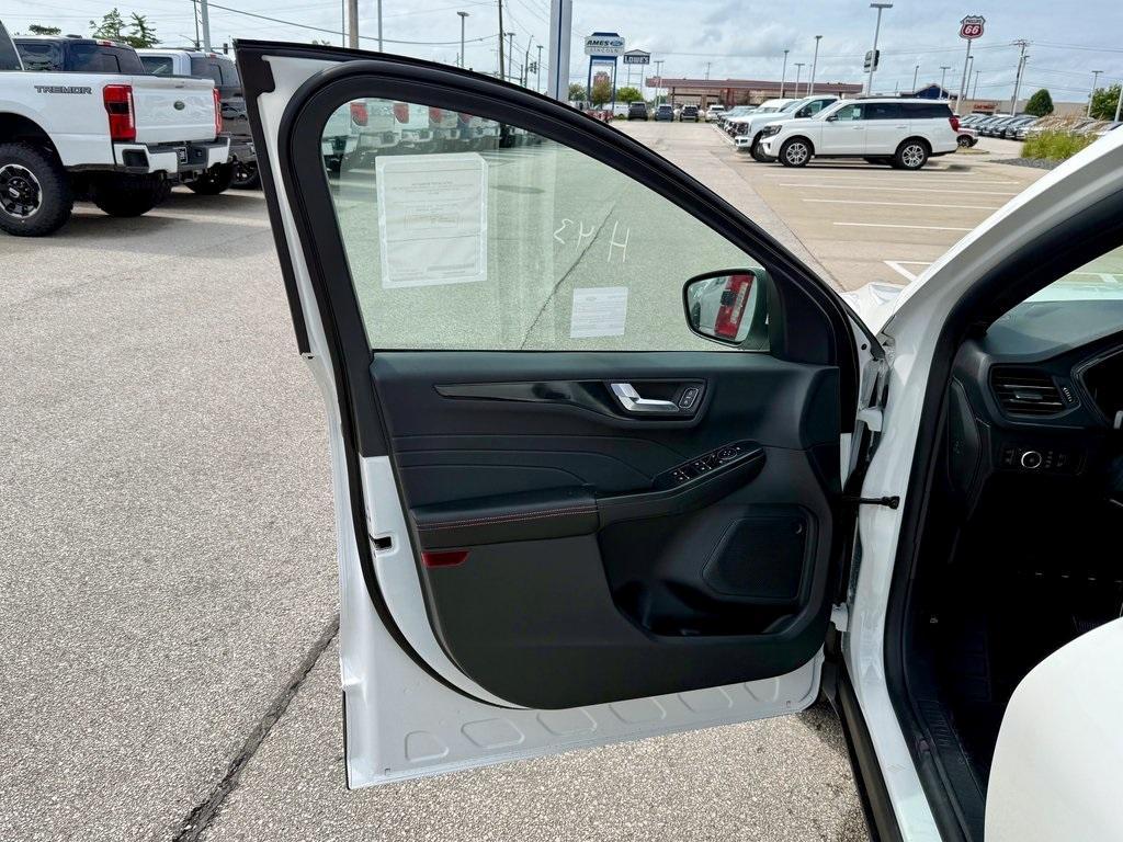 new 2025 Ford Escape car, priced at $33,489