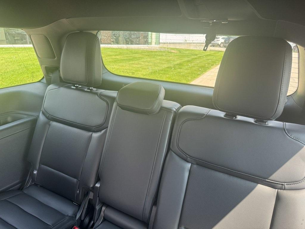 new 2025 Ford Expedition car, priced at $79,498