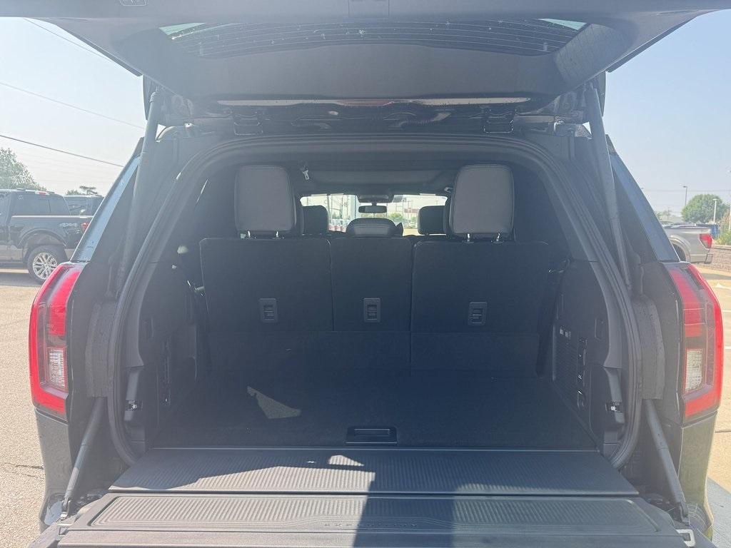 new 2025 Ford Expedition car, priced at $79,498