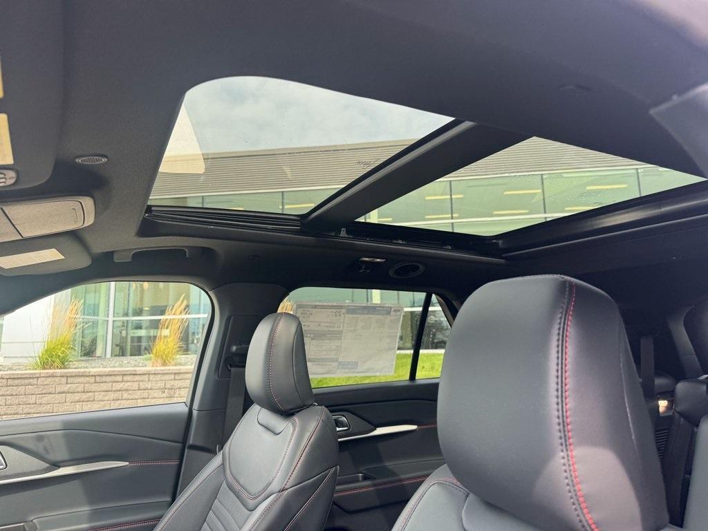 new 2025 Ford Explorer car, priced at $49,982