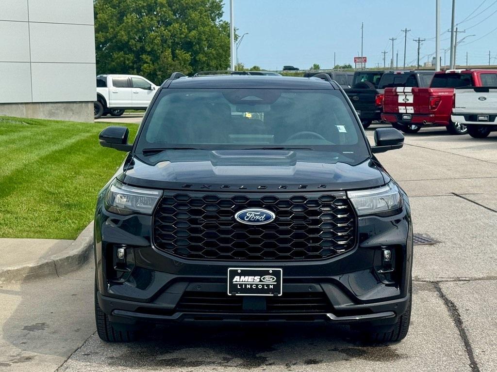 new 2025 Ford Explorer car, priced at $49,982