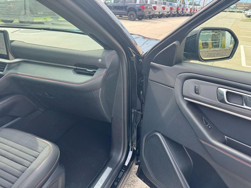 new 2025 Ford Explorer car, priced at $49,982