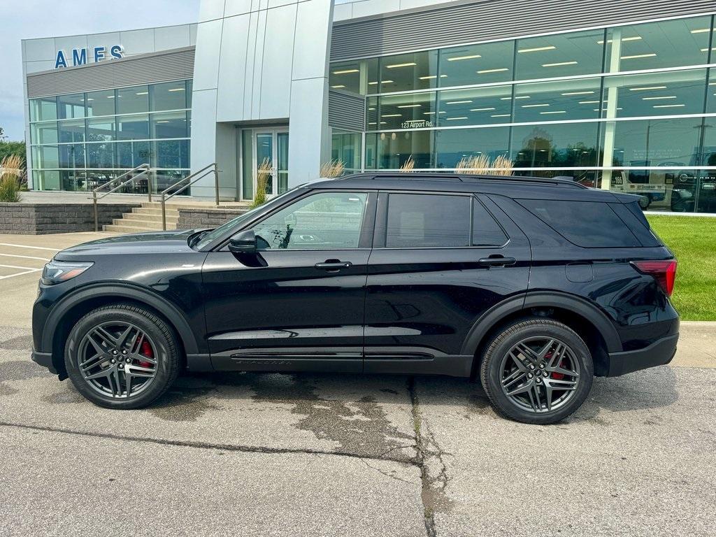 new 2025 Ford Explorer car, priced at $49,982
