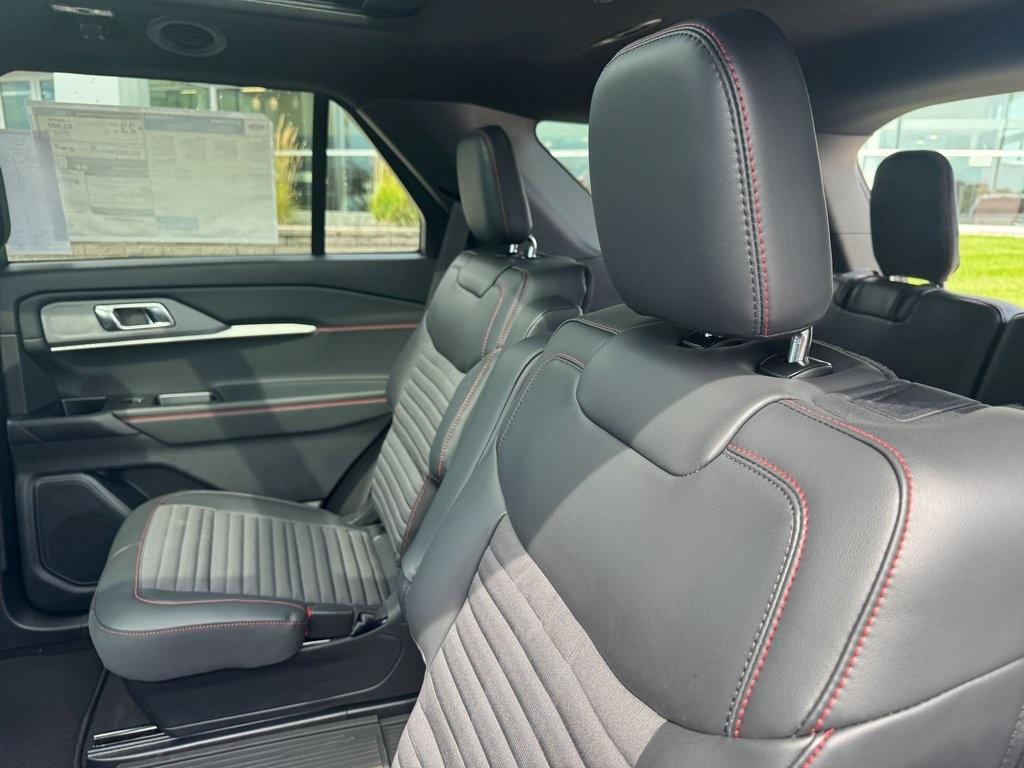 new 2025 Ford Explorer car, priced at $49,982