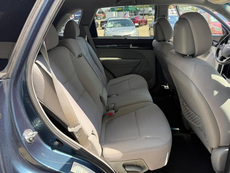 used 2014 Kia Sorento car, priced at $12,999