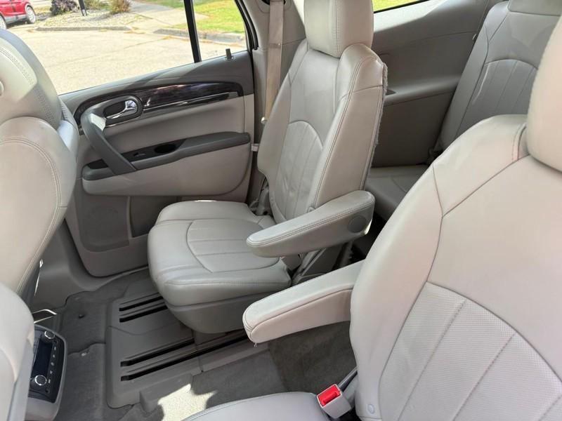 used 2015 Buick Enclave car, priced at $15,995